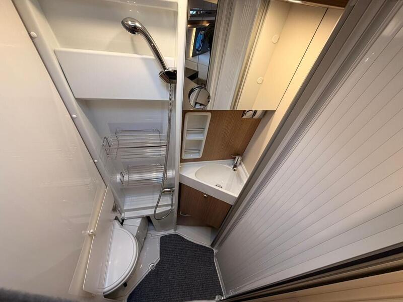 Malibu First Class First Class 640 LE RB Two Rooms - U10592