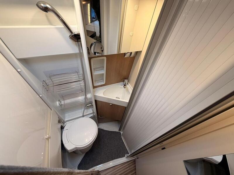 Malibu First Class First Class 640 LE RB Two Rooms - U10592