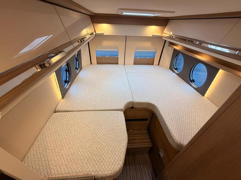 Malibu First Class First Class 640 LE RB Two Rooms - U10592