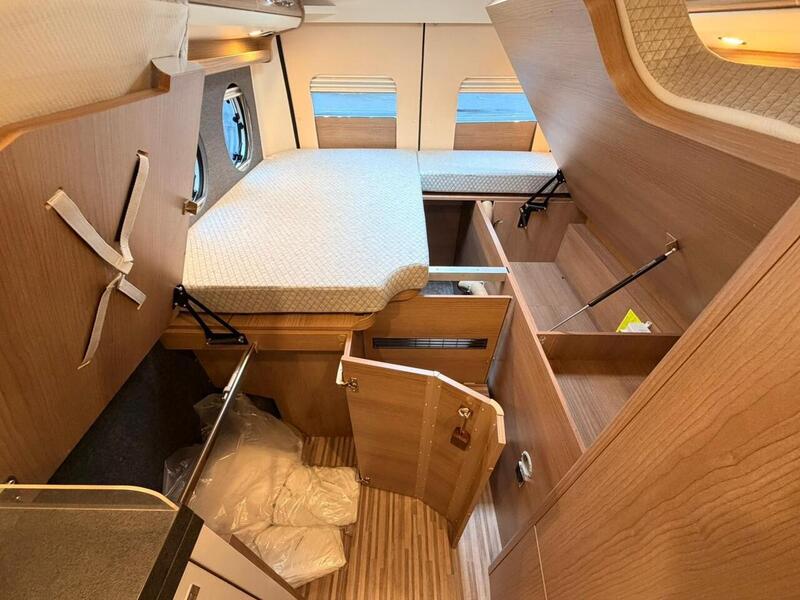 Malibu First Class First Class 640 LE RB Two Rooms - U10592