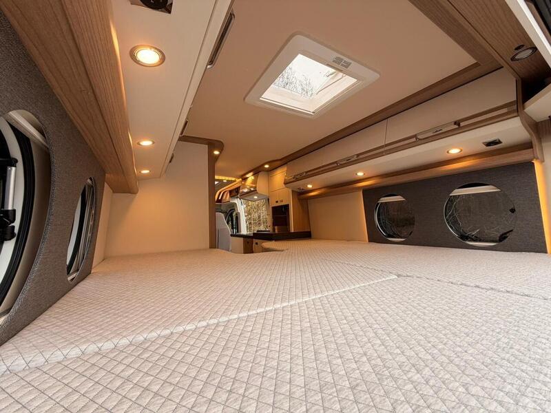 Malibu First Class First Class 640 LE RB Two Rooms - U10592