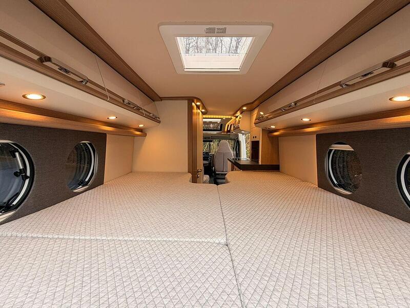 Malibu First Class First Class 640 LE RB Two Rooms - U10592
