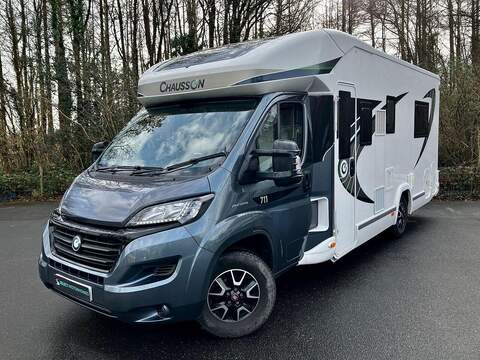 Chausson Welcome 711 Vivaro 1.6 CDTi 2700 Sportive - Crafty Otter Campers Conversion