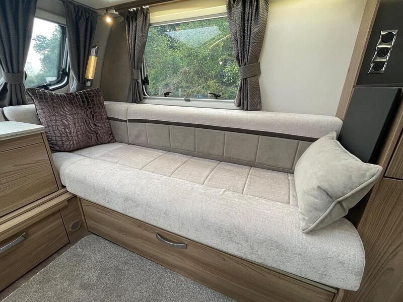 Swift Elegance 480  - U10620