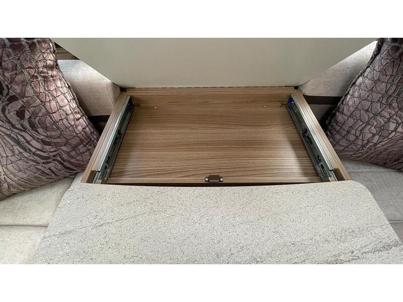 Swift Elegance 480  - U10620