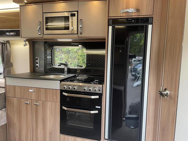 Swift Elegance 480  - U10620
