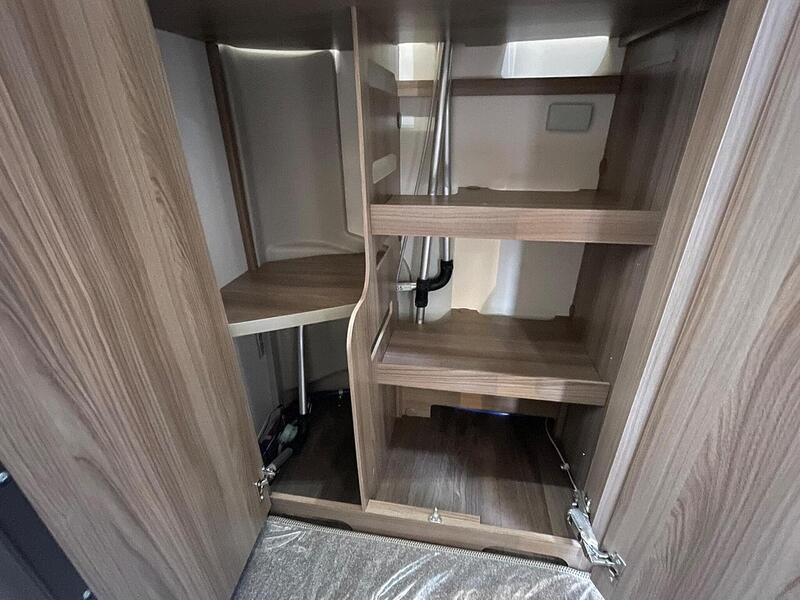 Swift Elegance 480  - U10620