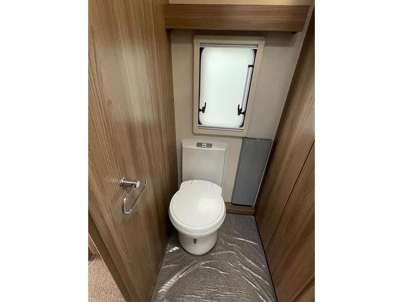 Swift Elegance 480  - U10620