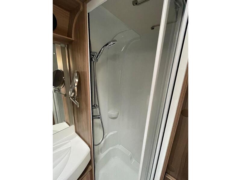 Swift Elegance 480  - U10620