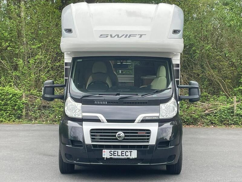 Swift Kon-Tiki 649 Black Edition 3.0L - HAB AC - TRACKER - U10636