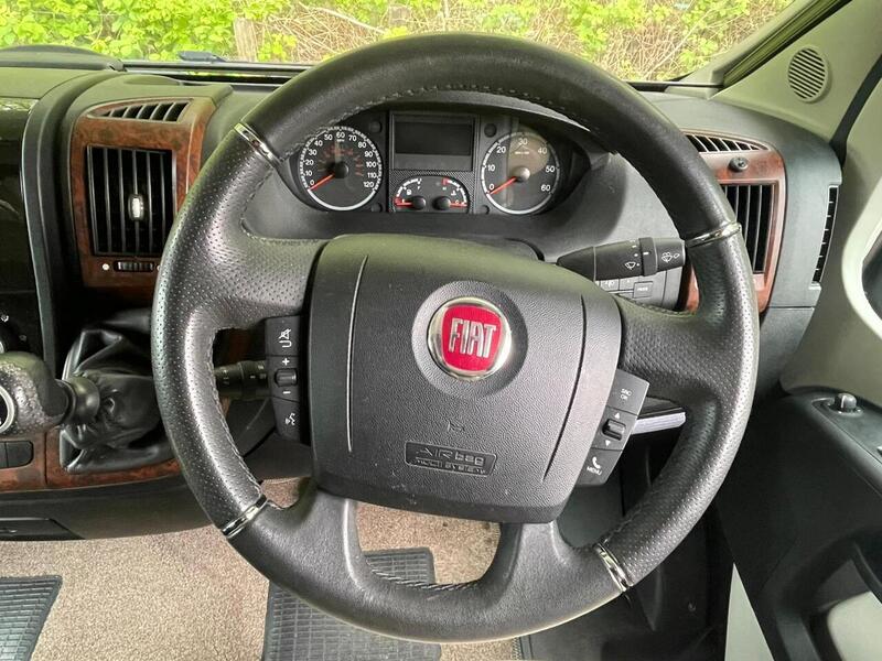 Swift Kon-Tiki 649 Black Edition 3.0L - HAB AC - TRACKER - U10636