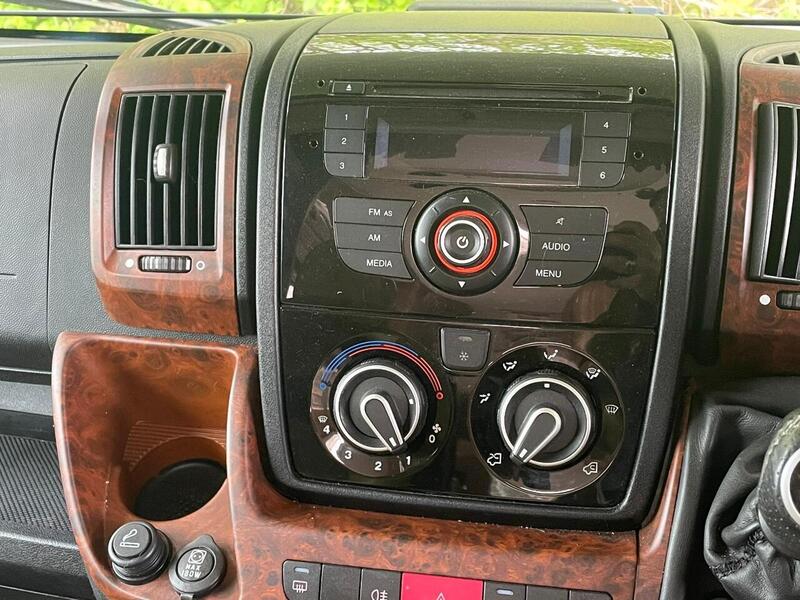 Swift Kon-Tiki 649 Black Edition 3.0L - HAB AC - TRACKER - U10636