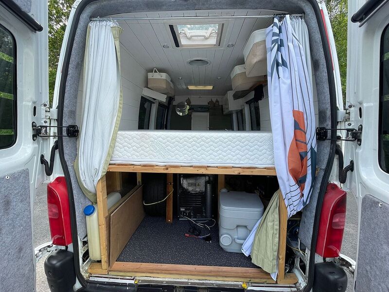 Renault Master Campervan - U10640