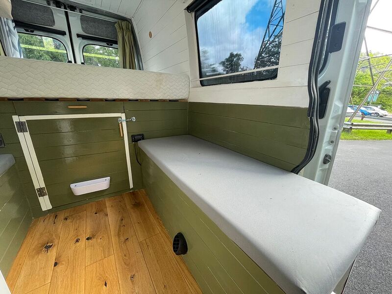 Renault Master Campervan - U10640