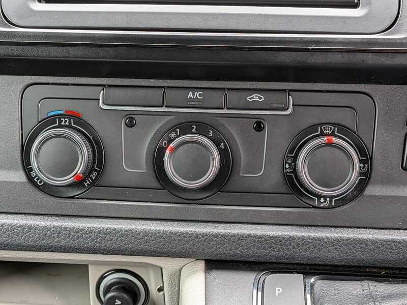 Volkswagen Transporter T30 BMT Highline Panel Van 5dr Diesel DSG FWD SWB Euro 6 (s/s) (150 ps) - U10658