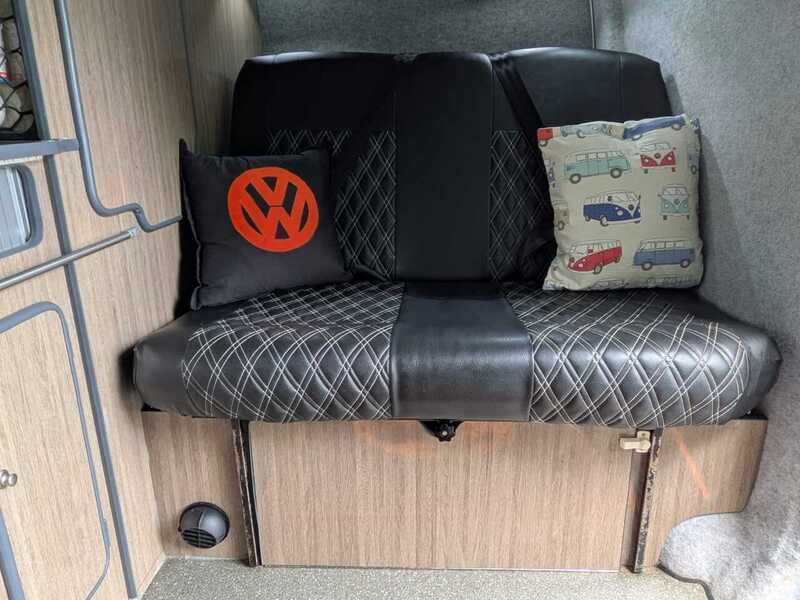Volkswagen Transporter T30 BMT Highline Panel Van 5dr Diesel DSG FWD SWB Euro 6 (s/s) (150 ps) - U10658