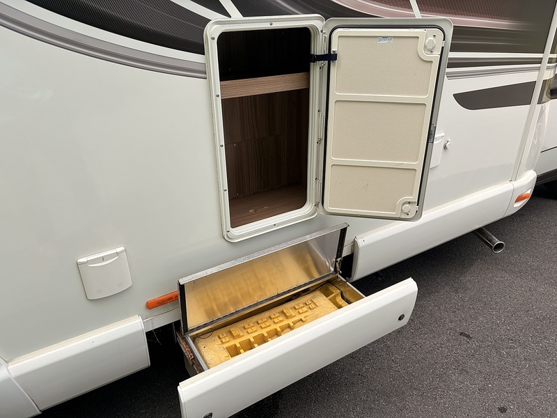 Swift Kon-Tiki Sport 584 35 C/C MULTIJET II - U10667