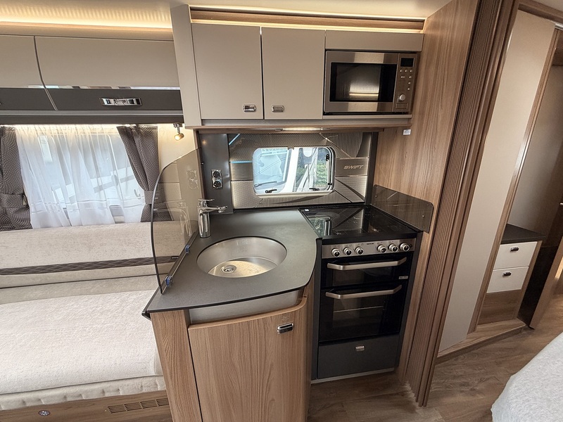 Swift Kon-Tiki Sport 584 35 C/C MULTIJET II - U10667