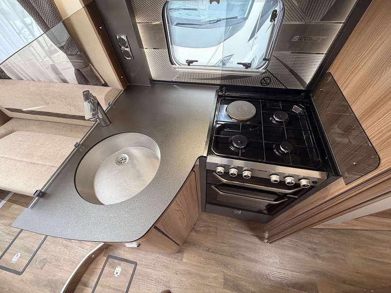 Swift Kon-Tiki Sport 584 35 C/C MULTIJET II - U10667