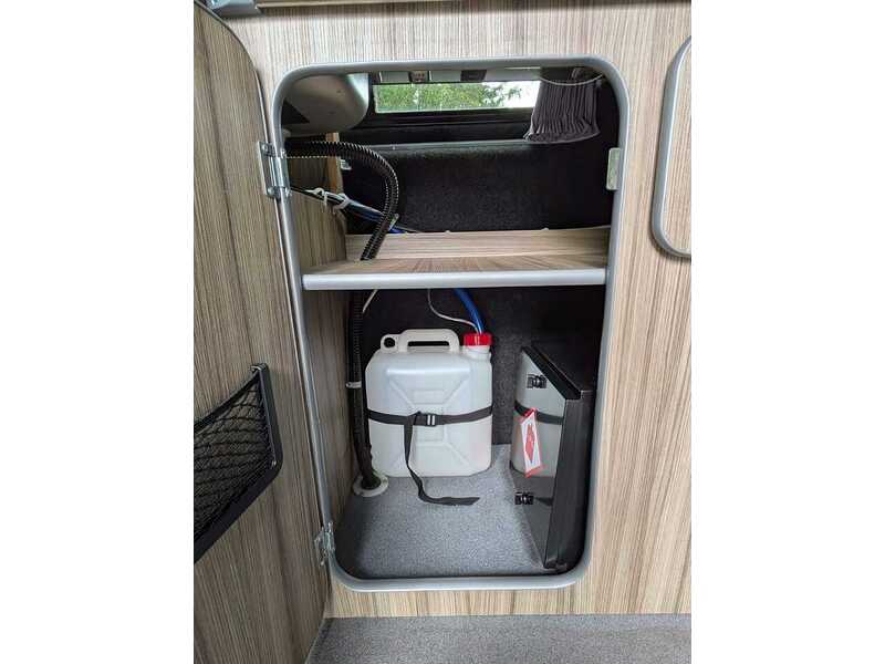 Volkswagen Transporter 2.0 TDI T28 Campervan - U10673