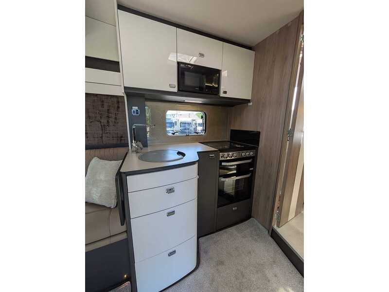Swift Kon-Tiki 894 DB - U10675
