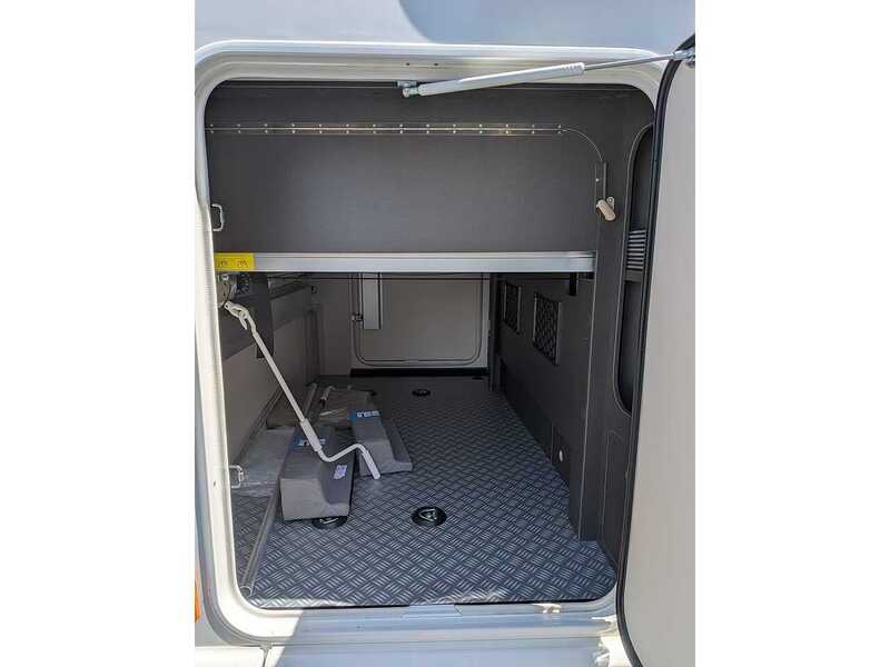 Swift Kon-Tiki 894 DB - 6 Berth - Automatic - U10690