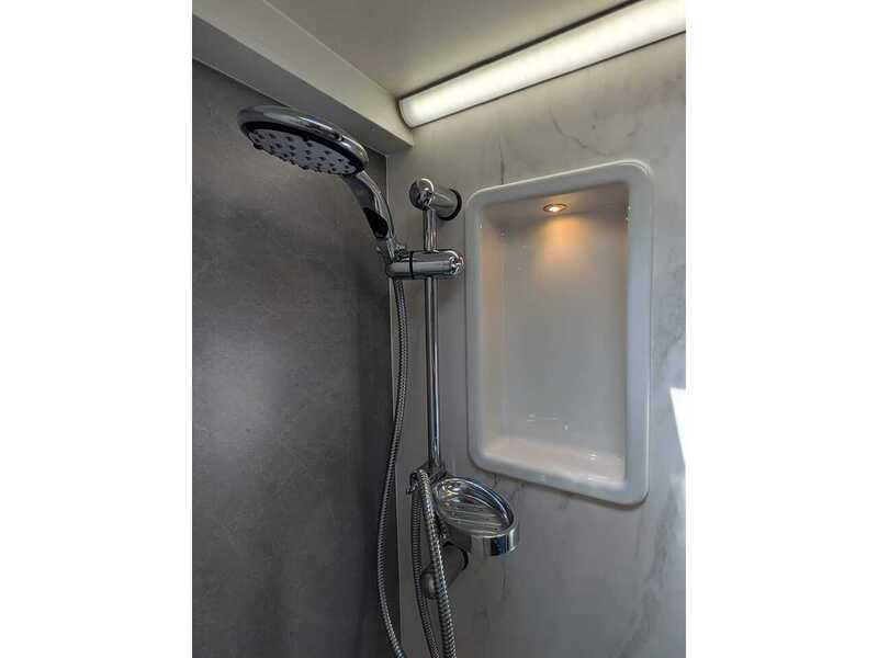 Swift Kon-Tiki 894 DB - 6 Berth - Automatic - U10690