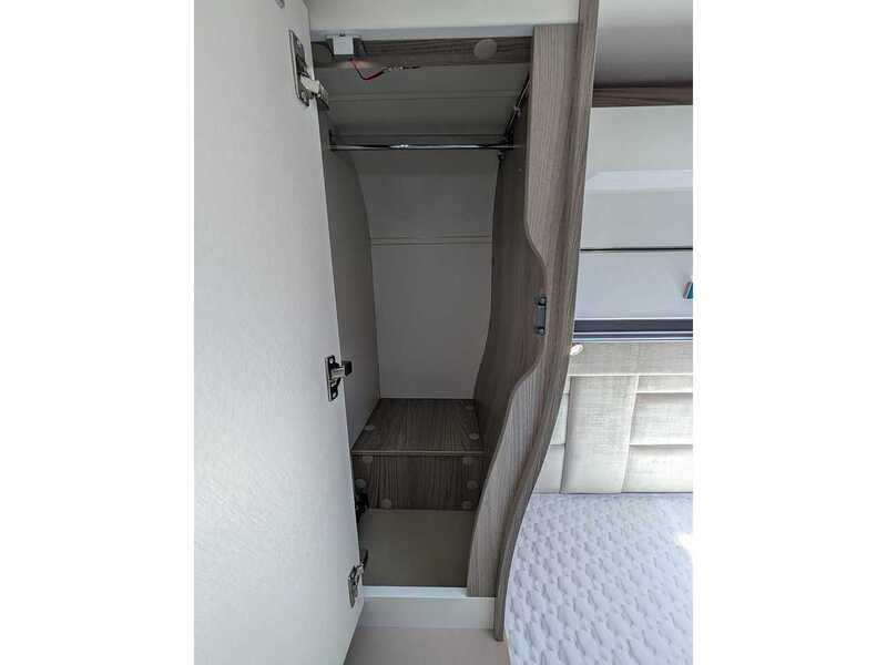Swift Kon-Tiki 894 DB - 6 Berth - Automatic - U10690