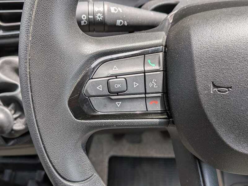 Swift Escape 674 Motorhome - U10701