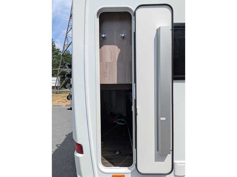 Swift Escape 674 Motorhome - U10701