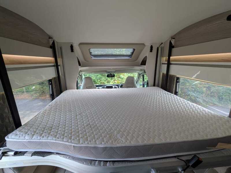 Swift Escape 674 Motorhome - U10701