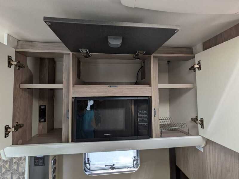 Swift Escape 674 Motorhome - U10701
