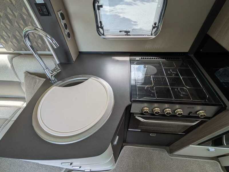Swift Escape 674 Motorhome - U10701