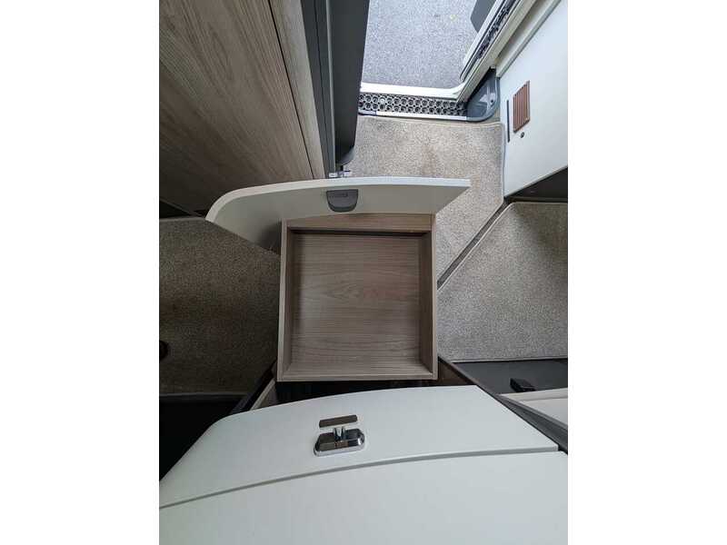Swift Escape 674 Motorhome - U10701