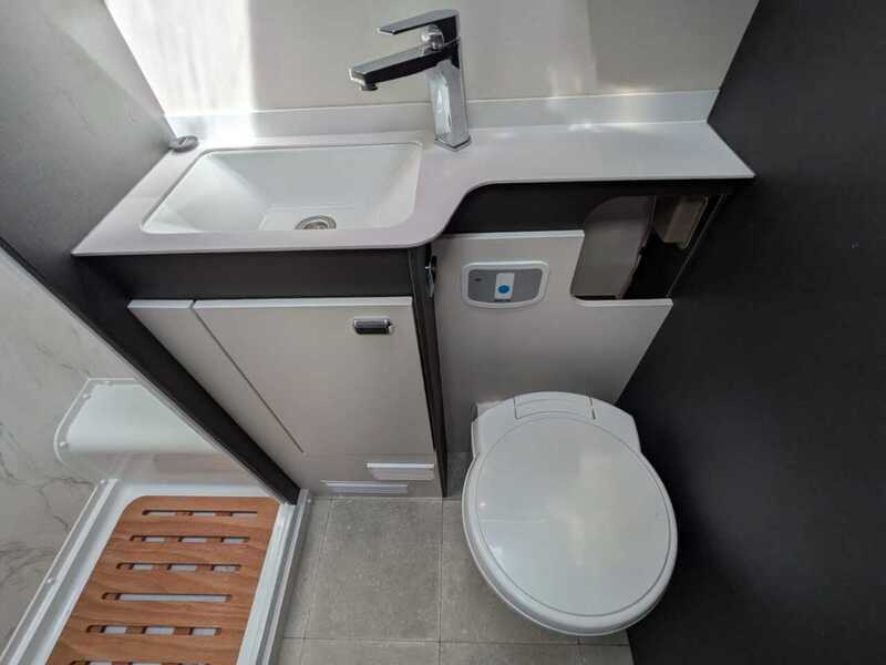 Swift Escape 674 Motorhome - U10701