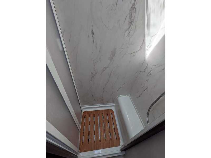 Swift Escape 674 Motorhome - U10701