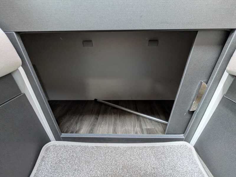 Swift Escape 674 Motorhome - U10701