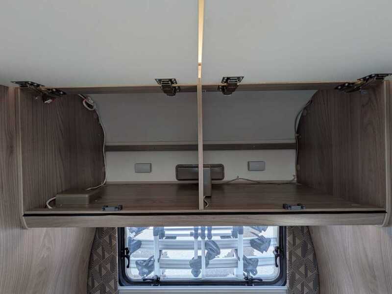 Swift Escape 674 Motorhome - U10701