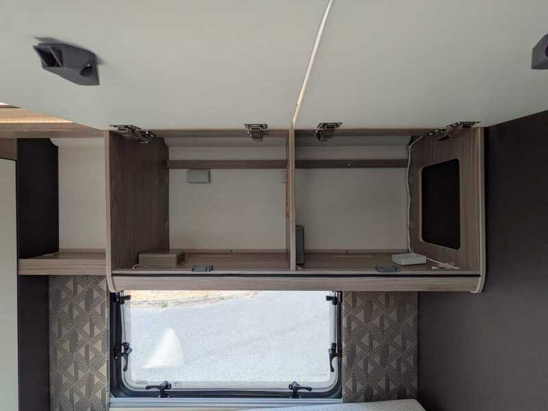 Swift Escape 674 Motorhome - U10701