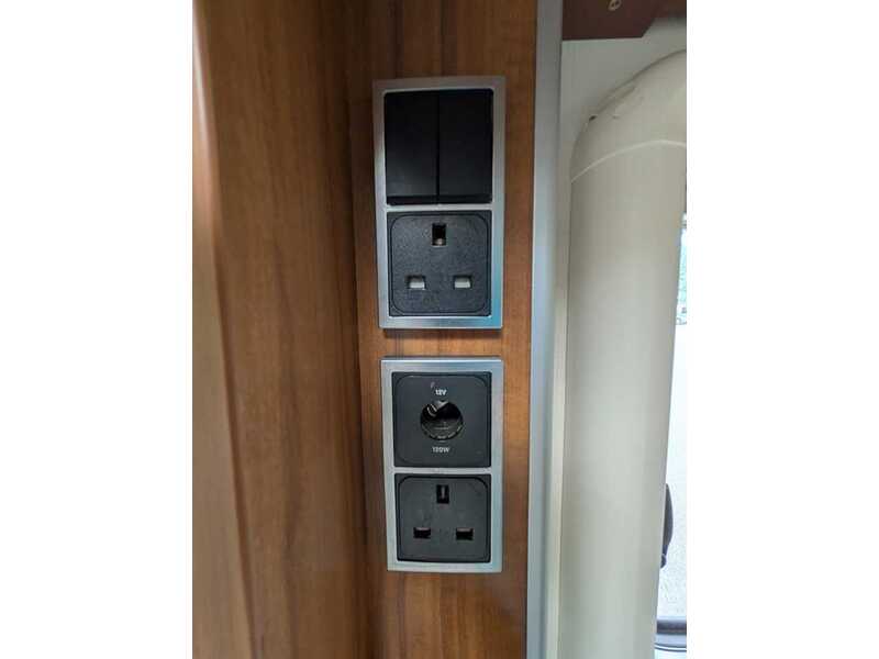 Hymer Van 374  - U10706