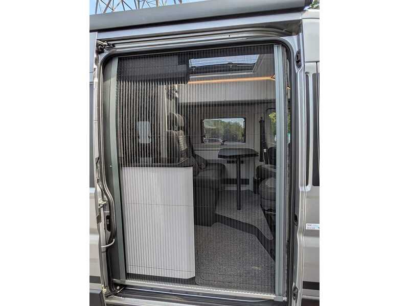 Adria Twin Supreme 640 SGX Campervan - U10709