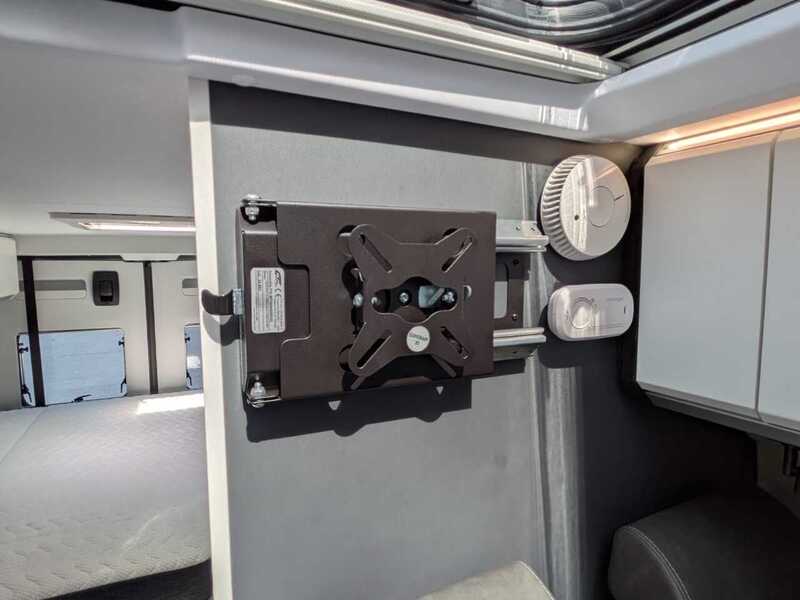 Adria Twin Supreme 640 SGX Campervan - U10709