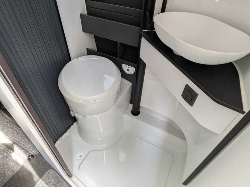 Adria Twin Supreme 640 SGX Campervan - U10709