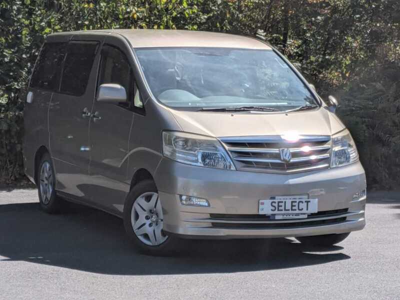 Toyota Alphard  - U10711