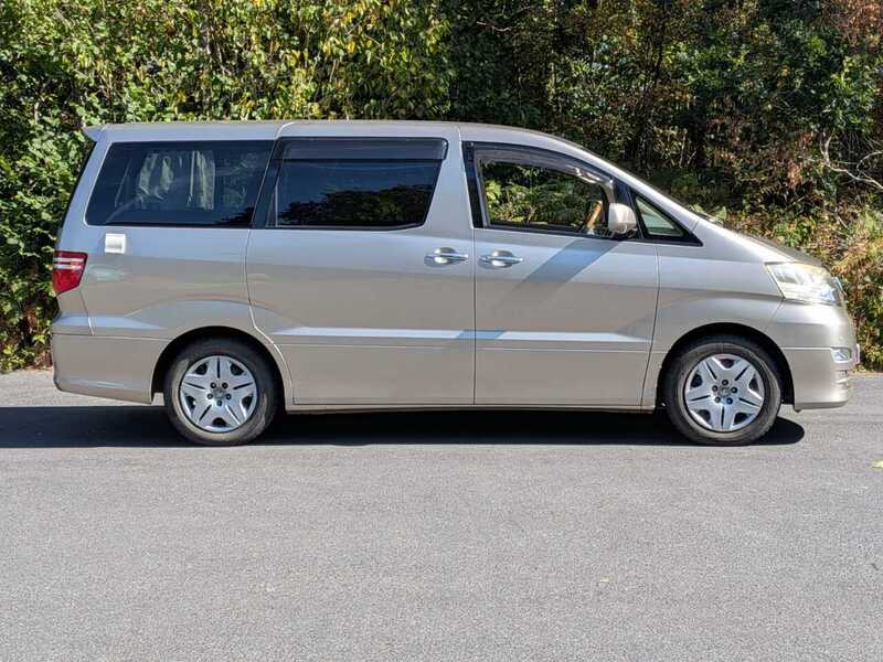 Toyota Alphard  - U10711
