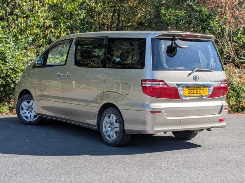 Toyota Alphard  - U10711