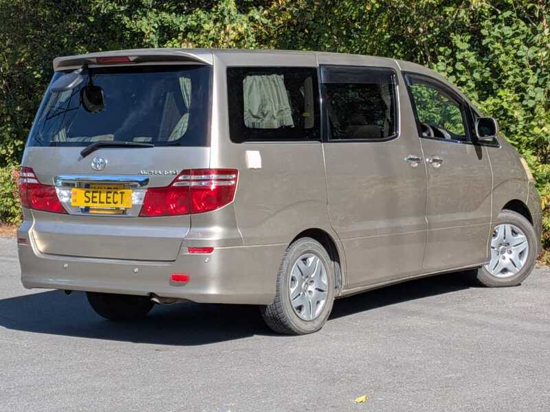 Toyota Alphard  - U10711