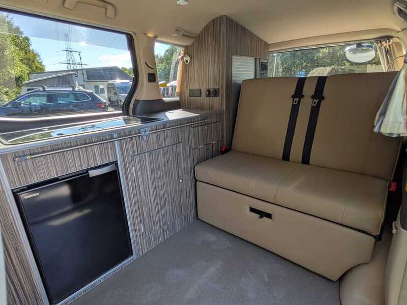 Toyota Alphard  - U10711