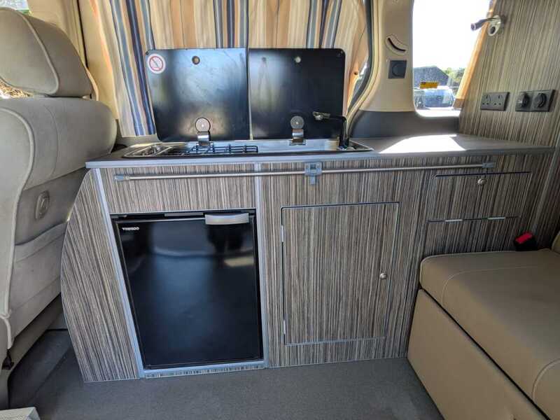 Toyota Alphard  - U10711
