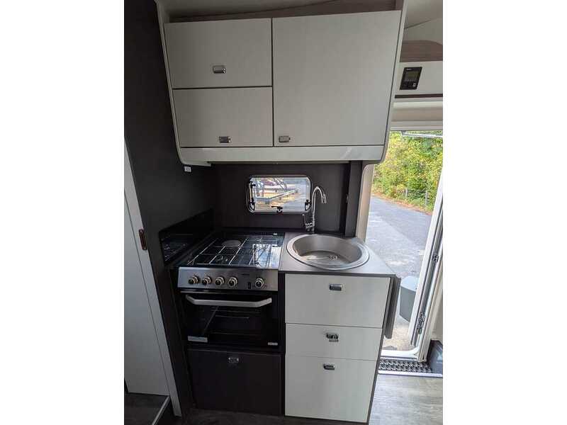 Swift Voyager 494  - U10712